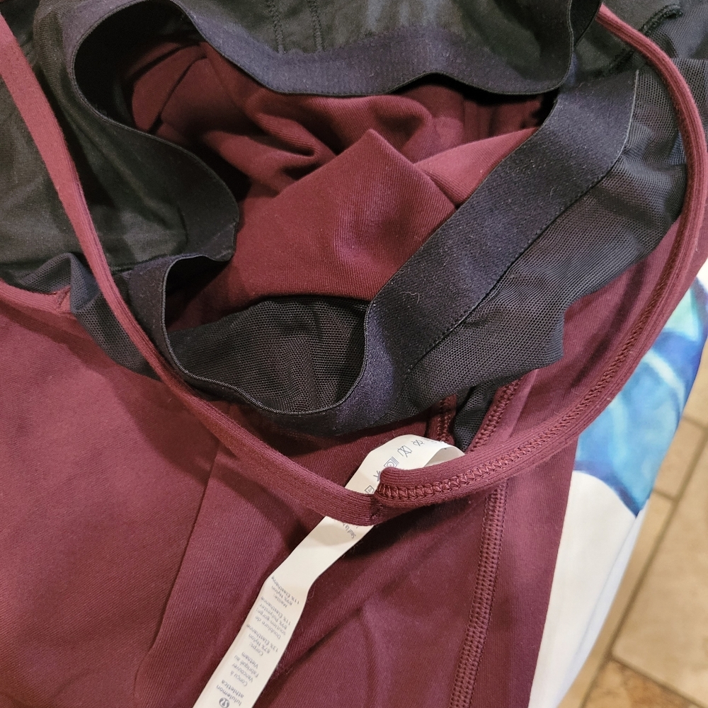 Lululemon top - Picture 7 of 9